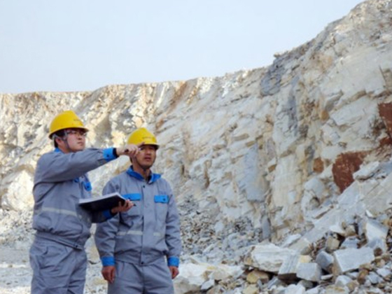 工业级防爆插销插座：适配化工 / 矿山 / 油田，防燃防漏电更耐用