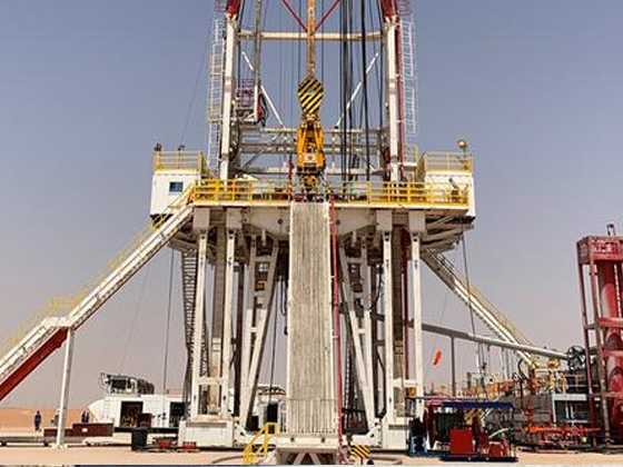 油田钻井平台适配：防爆插销插座连接器灯具，抗冲击防油气